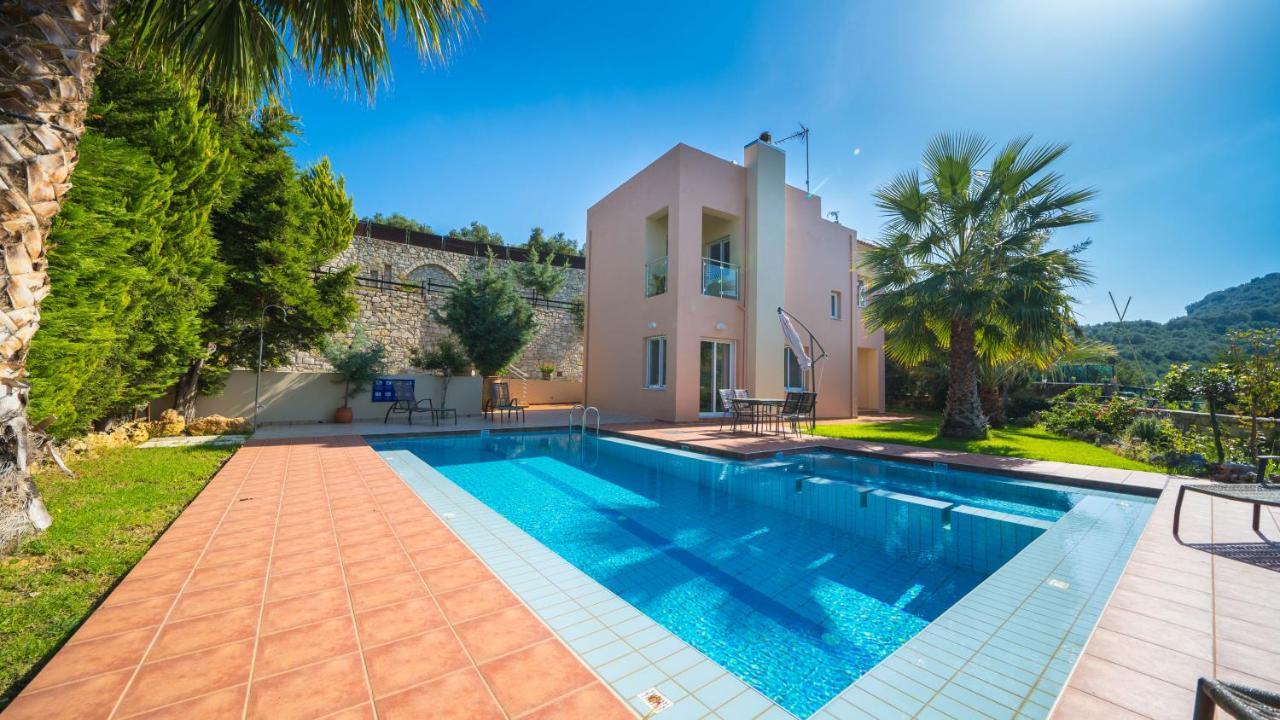 Meliades Villas Agia Marina  ภายนอก รูปภาพ