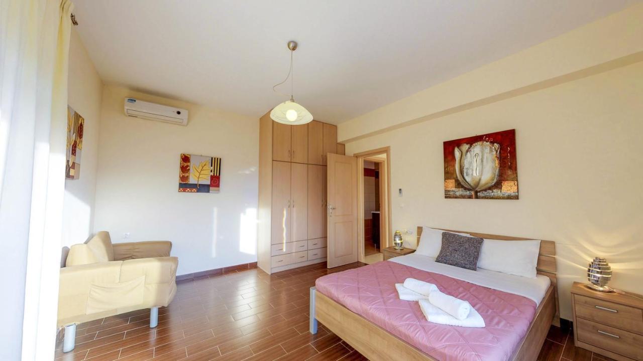 Meliades Villas Agia Marina  ภายนอก รูปภาพ