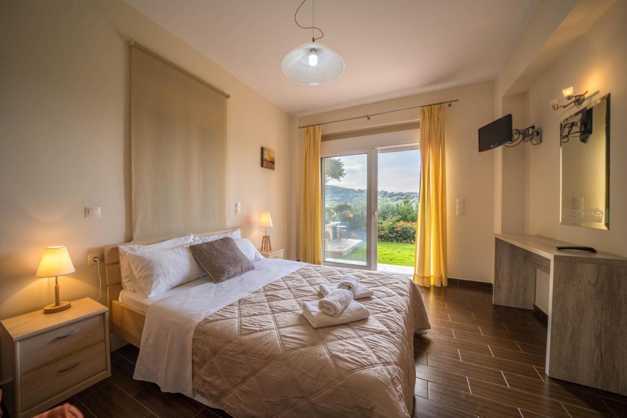 Meliades Villas Agia Marina  ภายนอก รูปภาพ